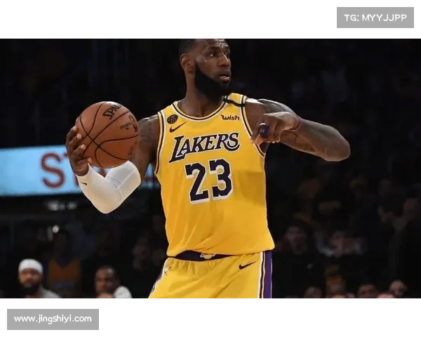 NBA巨星奥尼尔不爱世界杯爱网球 现身温网现场撑李娜 NBA巨星奥尼尔不爱世界杯爱网球 现身温网现场撑李娜